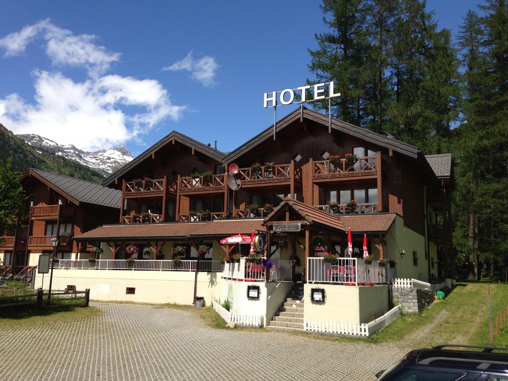 אוברוואלד Hotel Alpenhof מראה חיצוני תמונה