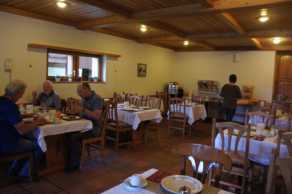 אוברוואלד Hotel Alpenhof מראה חיצוני תמונה