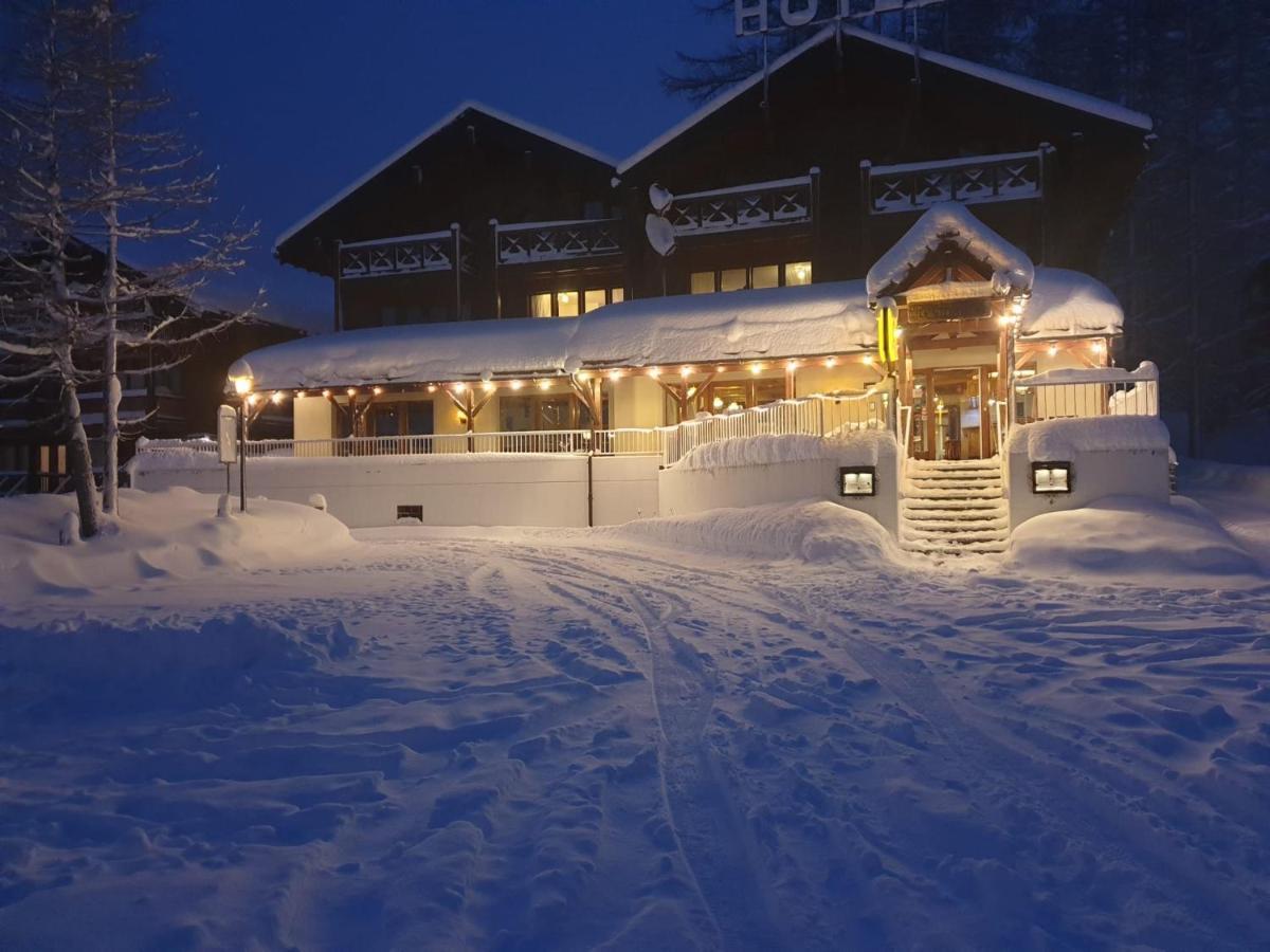 אוברוואלד Hotel Alpenhof מראה חיצוני תמונה